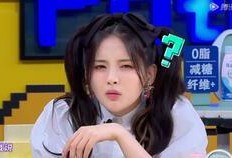 娱乐吃瓜杨超越,从娱乐吃瓜到现象级偶像的蜕变之路